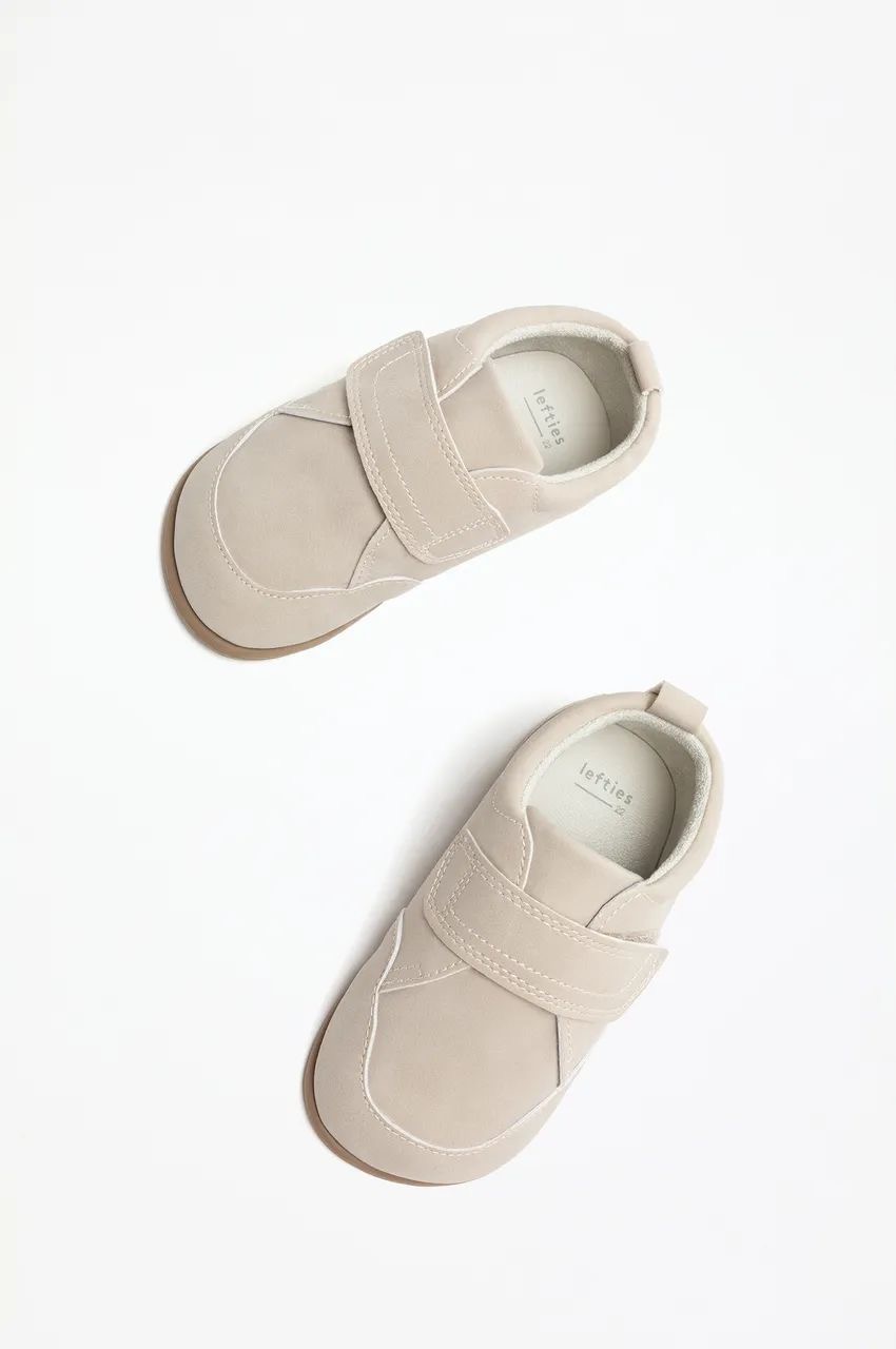 Chaussures Lefties flexibles pointure 25