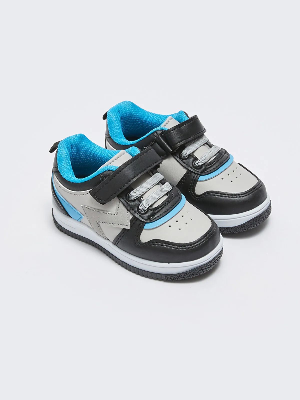 Baskets Lc Waikiki baby boys Pointure 22