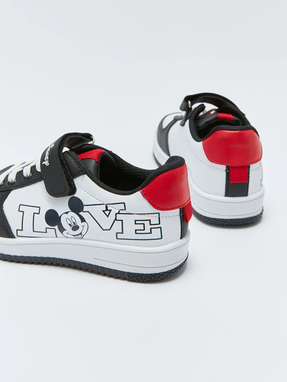 Baskets Lc Waikiki Mickey et ses amis Disney pointure 38