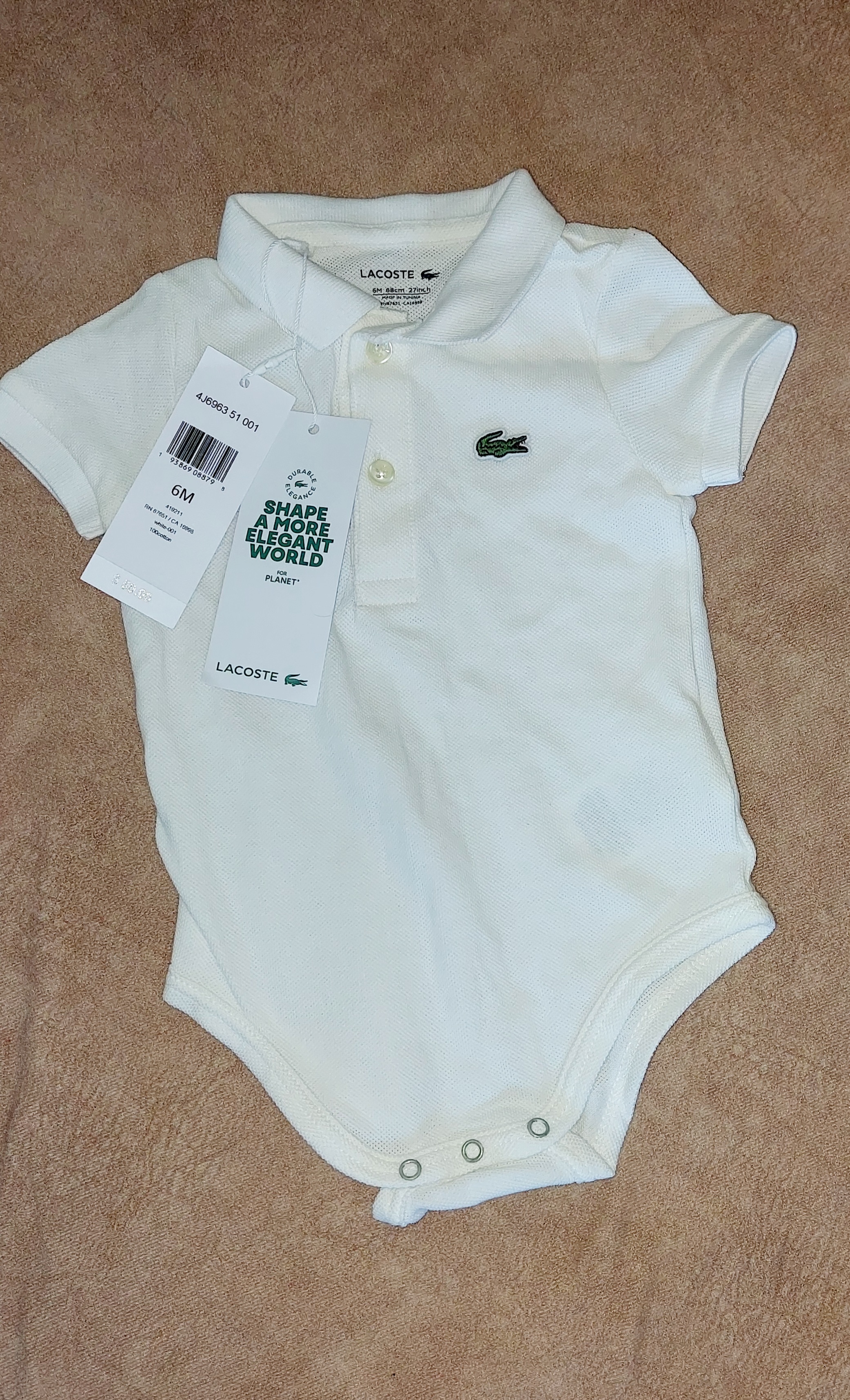 Polo de la marque Lacoste