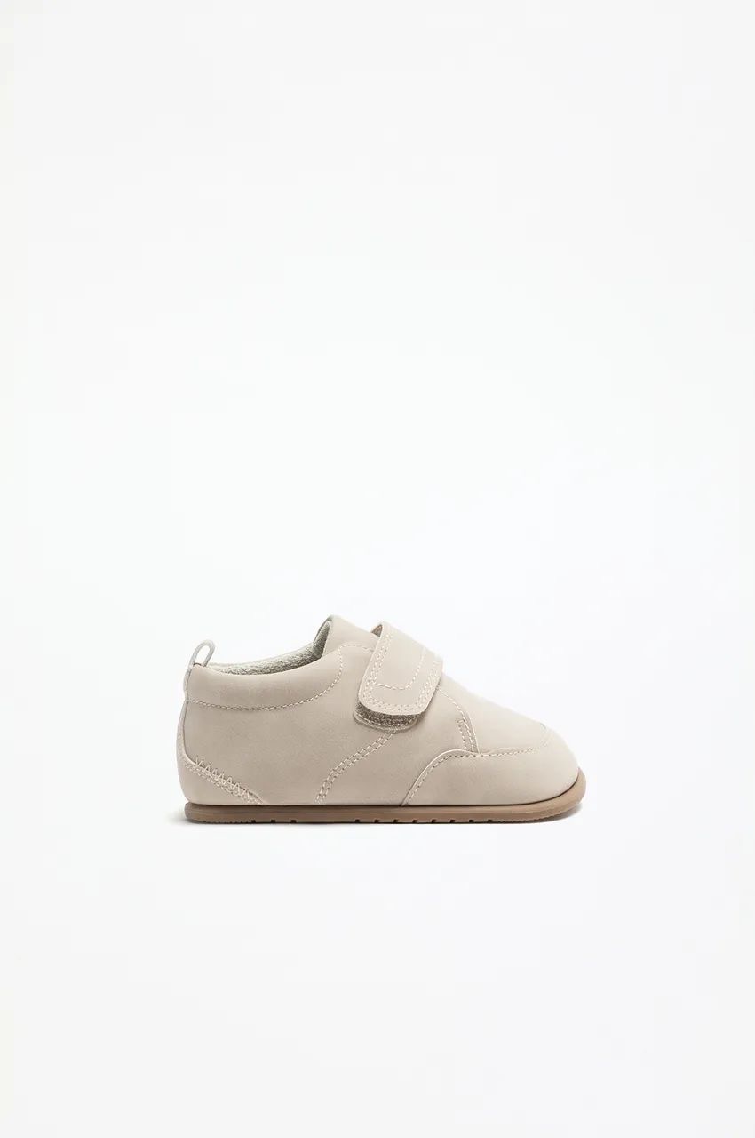 Chaussures Lefties flexibles pointure 25