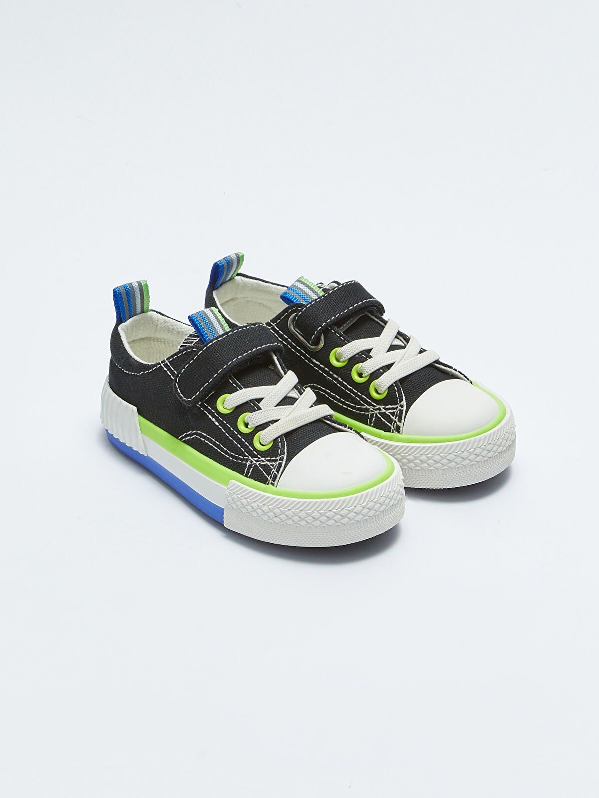 Baskets Lc Waikiki style converse pointure 25
