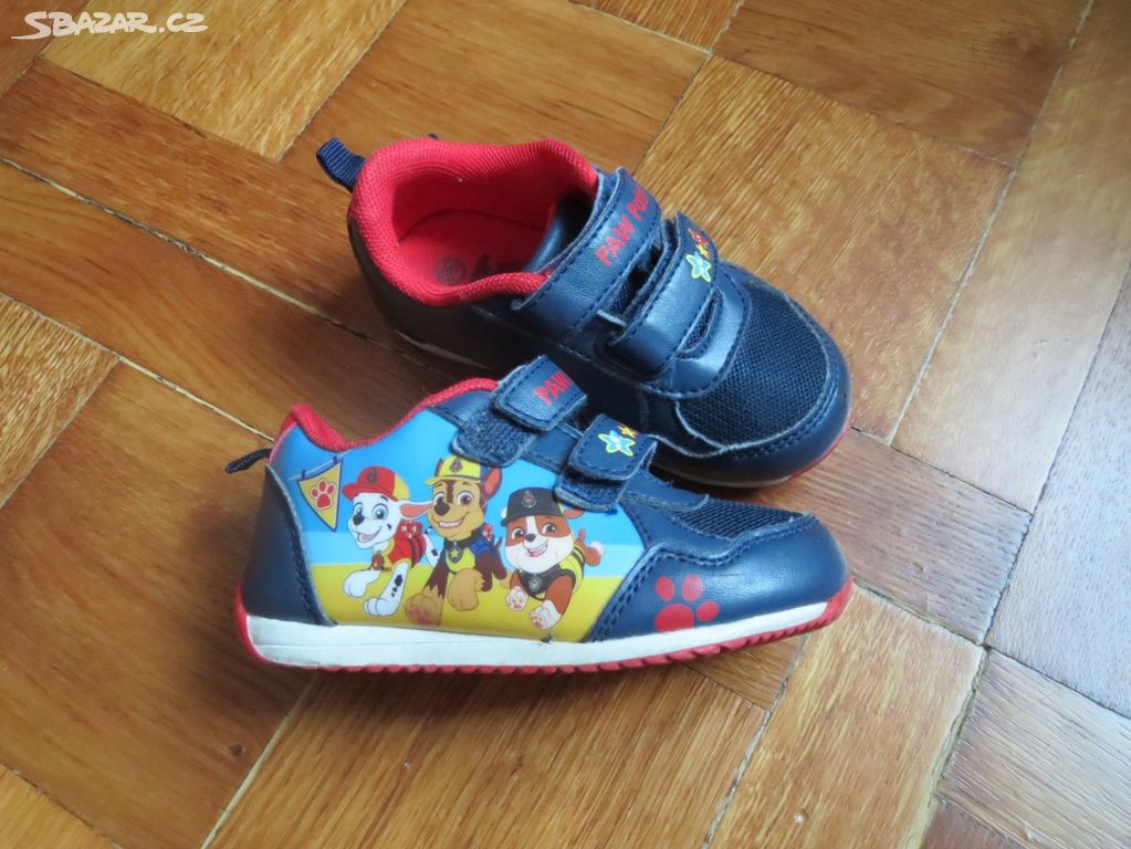 Pointure 19 superbes baskets