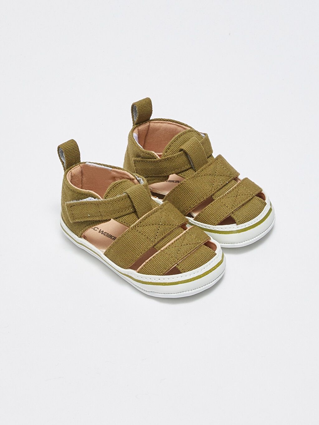 Sandales Lc Waikiki Baby pointure 21