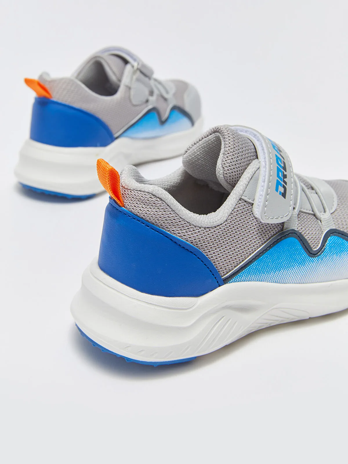 Baskets Lc Waikiki boys Pointure 26