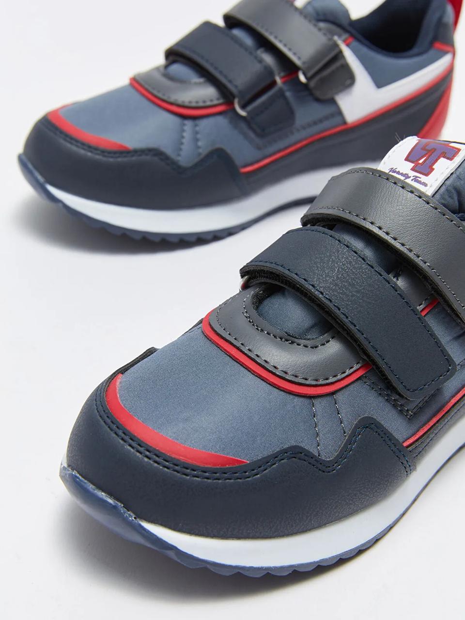 Baskets Lc Waikiki confortables pointure 29