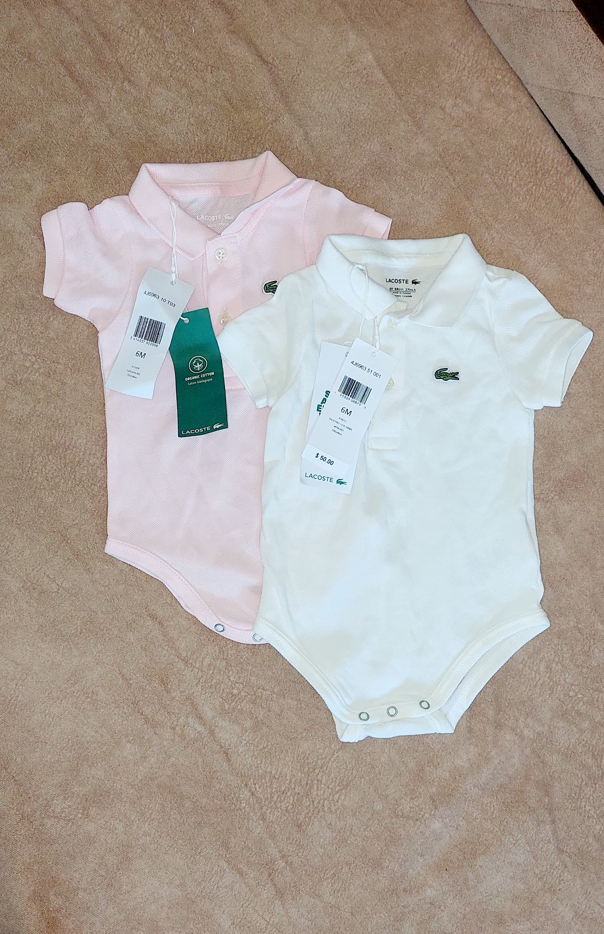 Polo de la marque Lacoste
