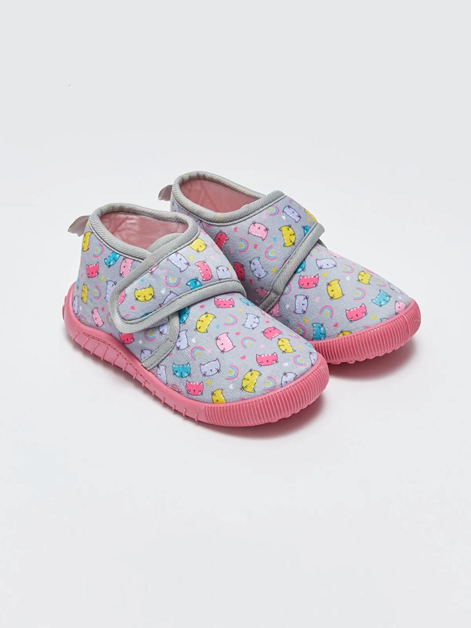 Pantoufles Lc Waikiki CAT pointure 25