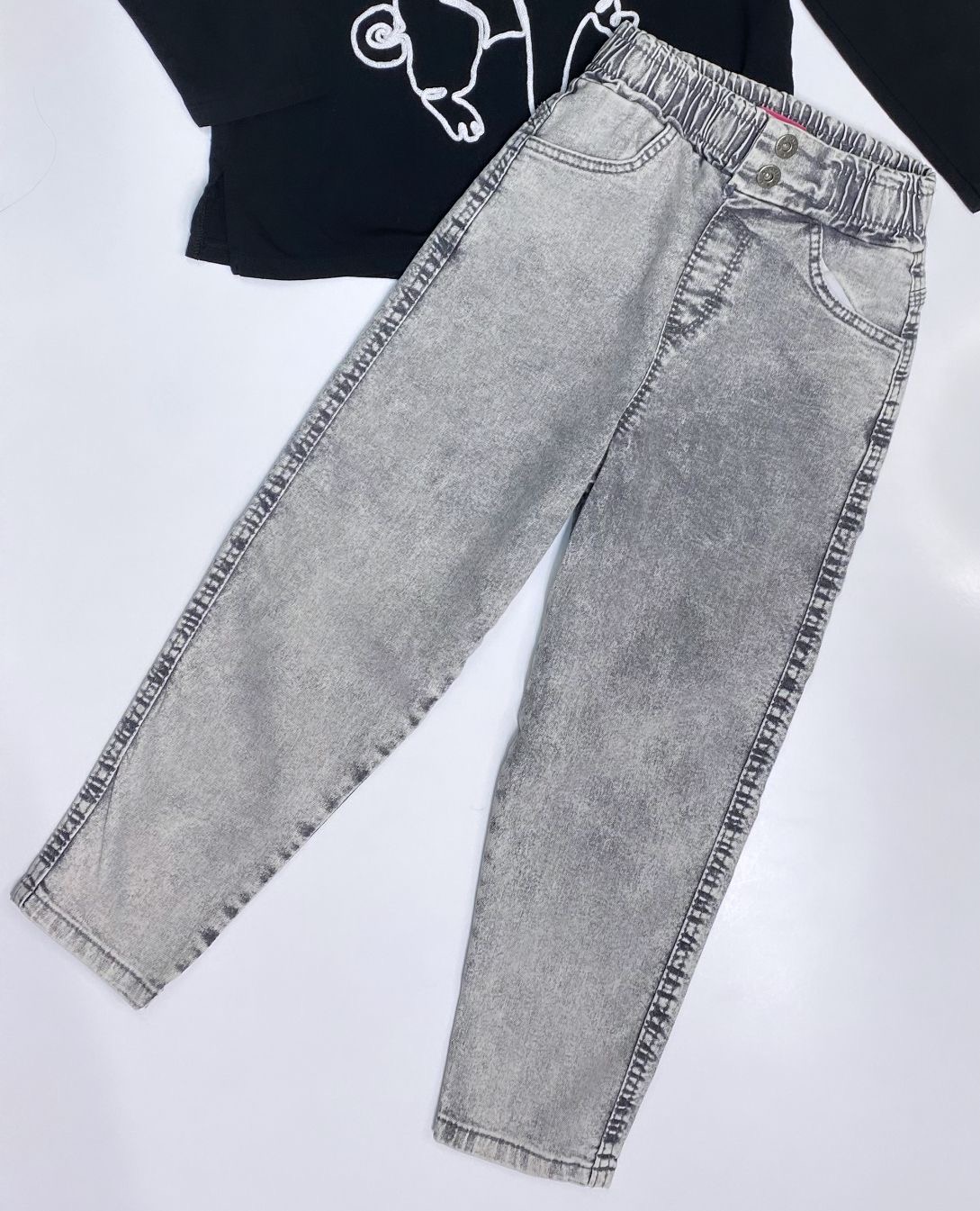 Pantalon en jean neuf importé 8 ans