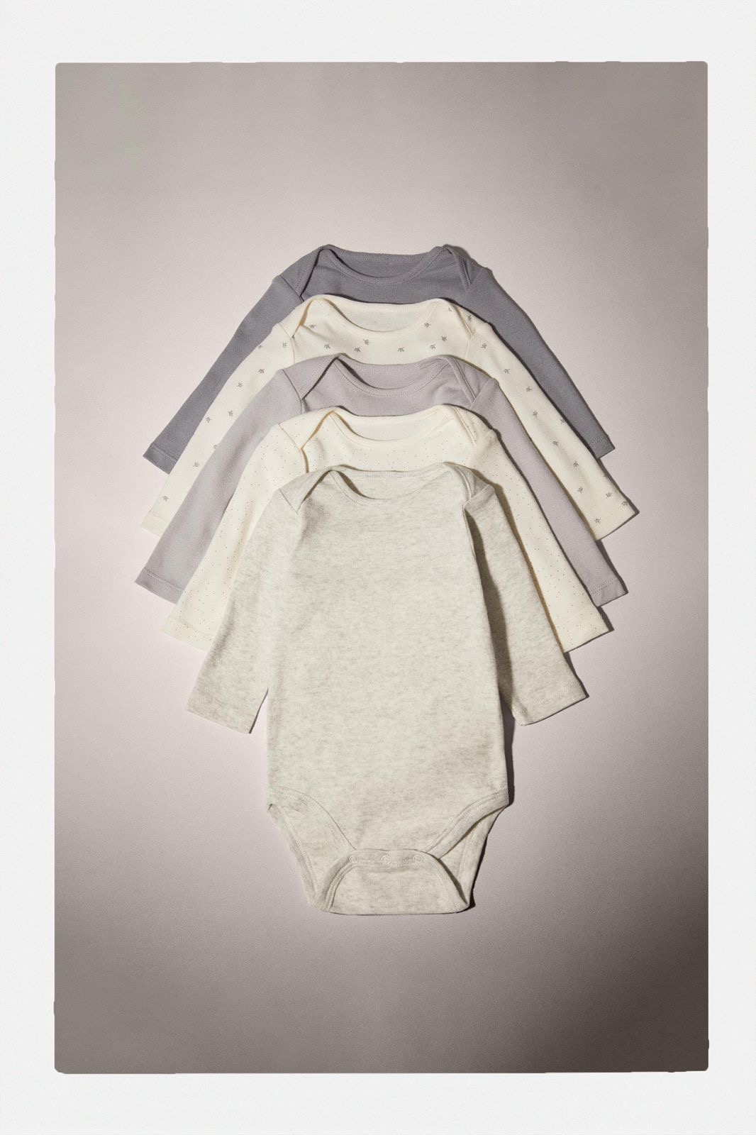 Lot de 5 bodys ZARA à col rond et manches longues 6-9 mois