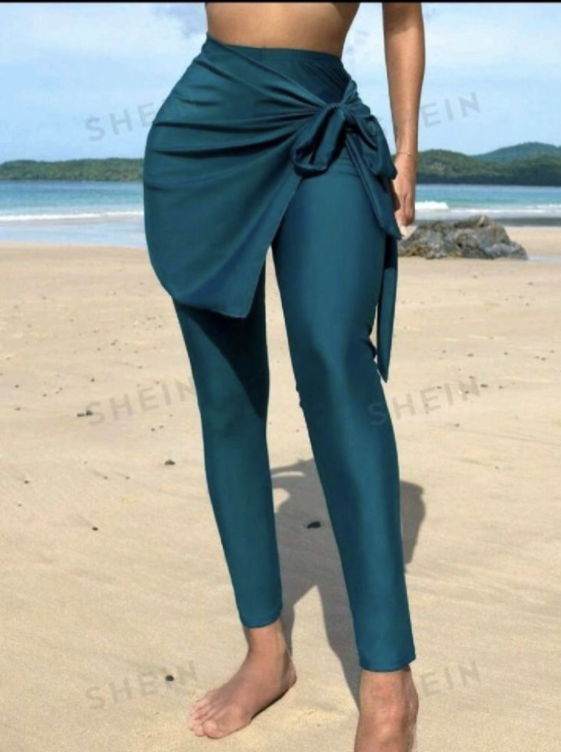 Bas de maillot de bain ( = pantalon+ jupette à nouer)