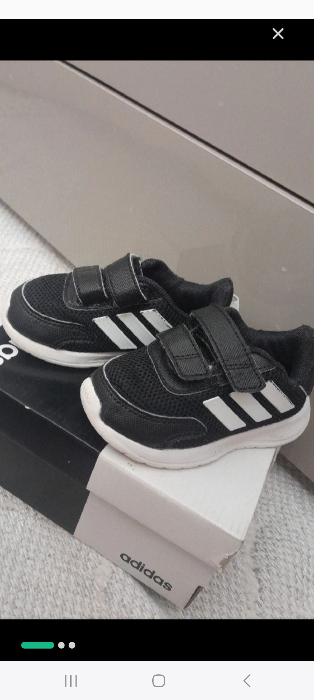 Basket adidas avec packaging
