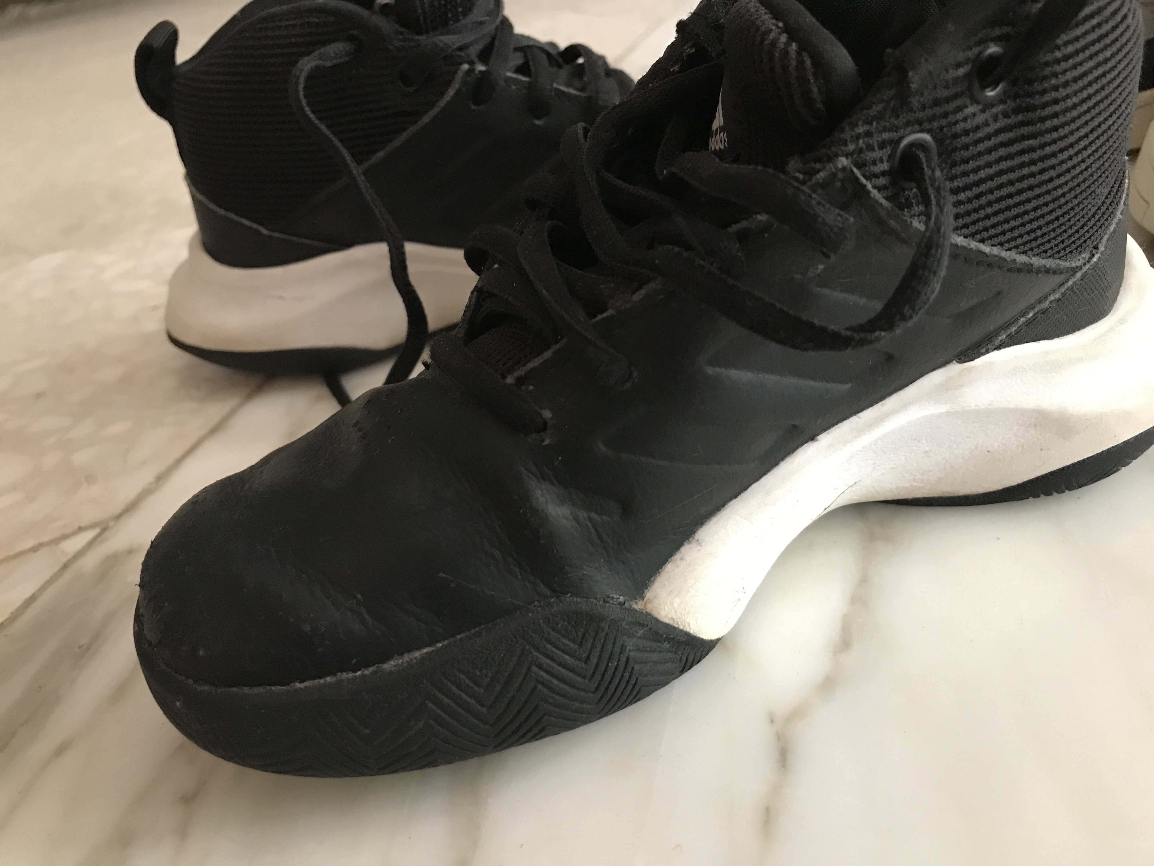 Basket adidas pour garçon