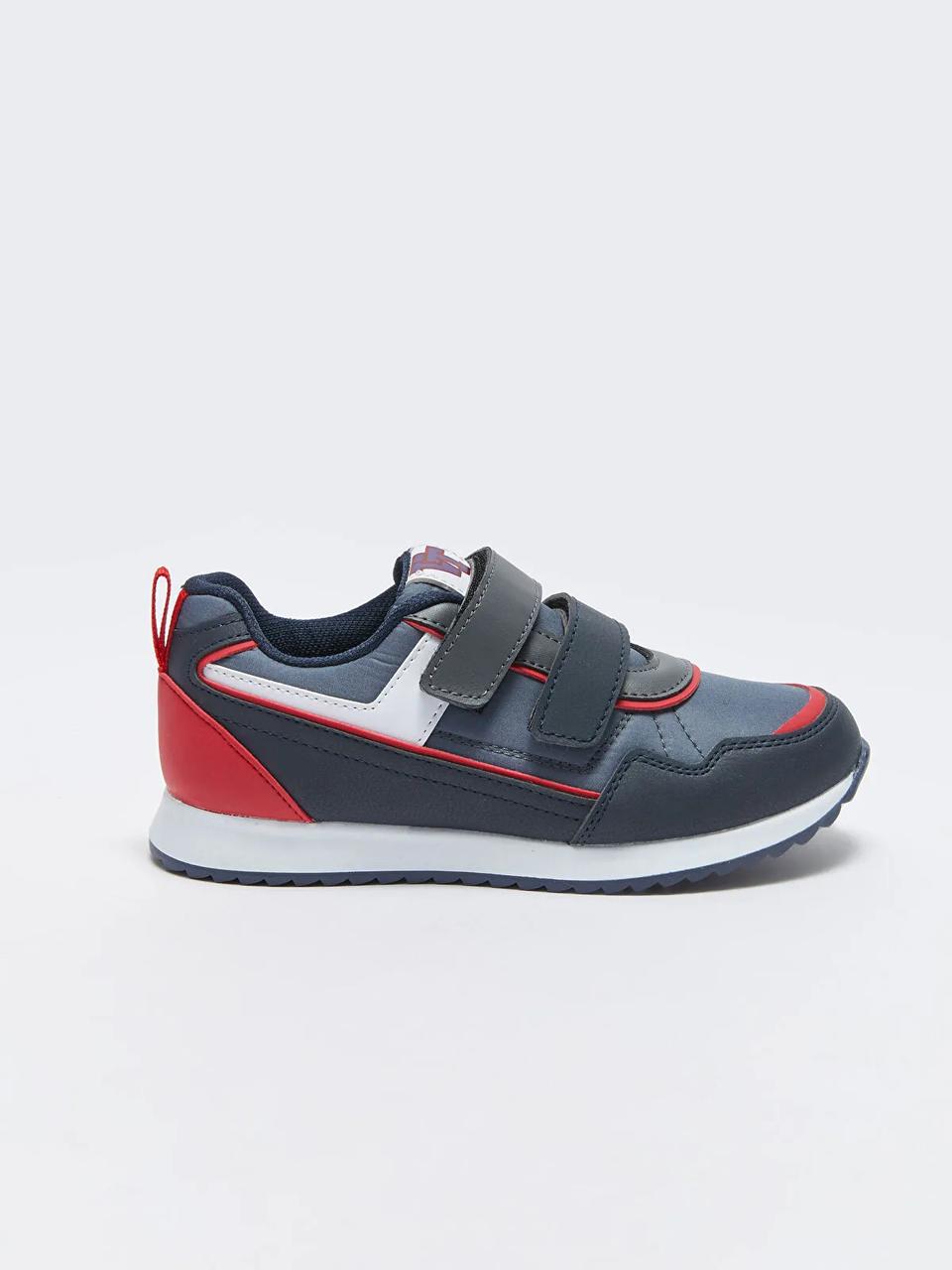 Baskets Lc Waikiki confortables pointure 29