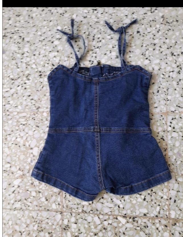 Sublime combinaison  short état neuf