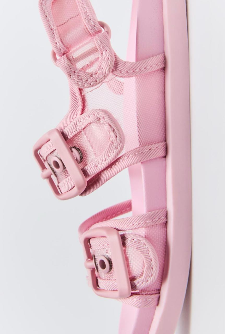 Sandale ZARA rose à boucles pointure 25