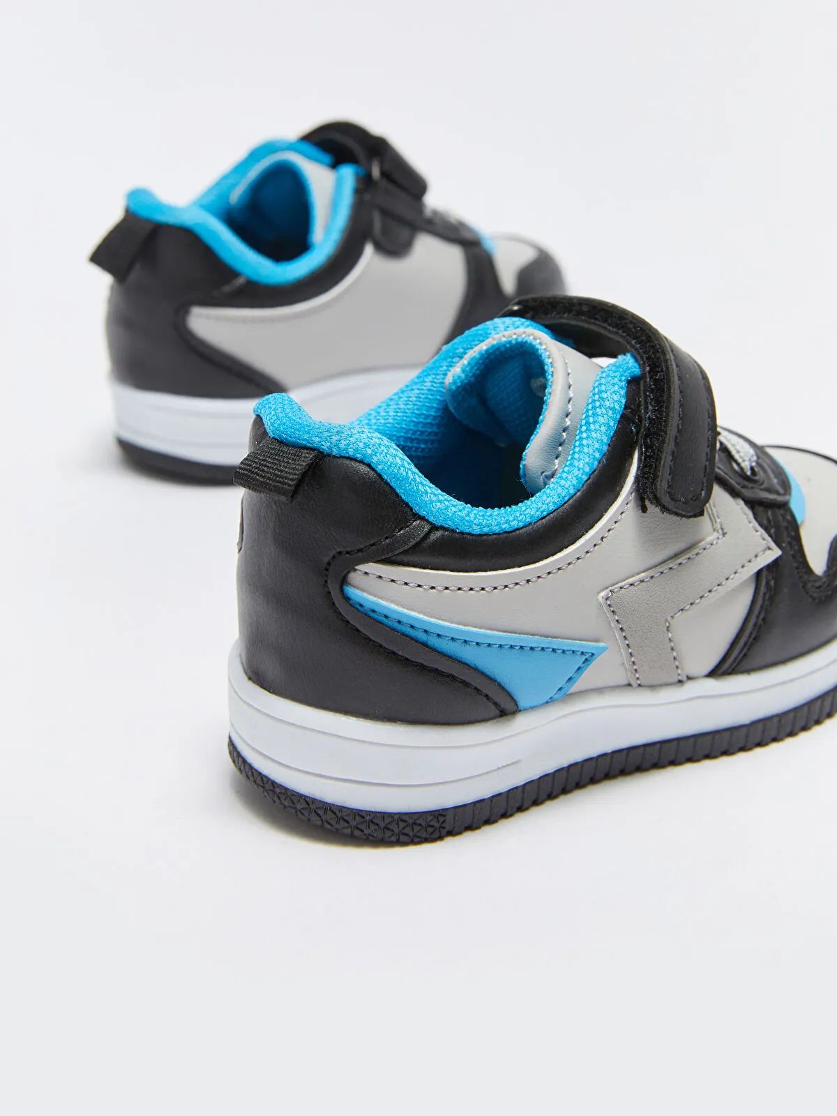 Baskets Lc Waikiki baby boys Pointure 22