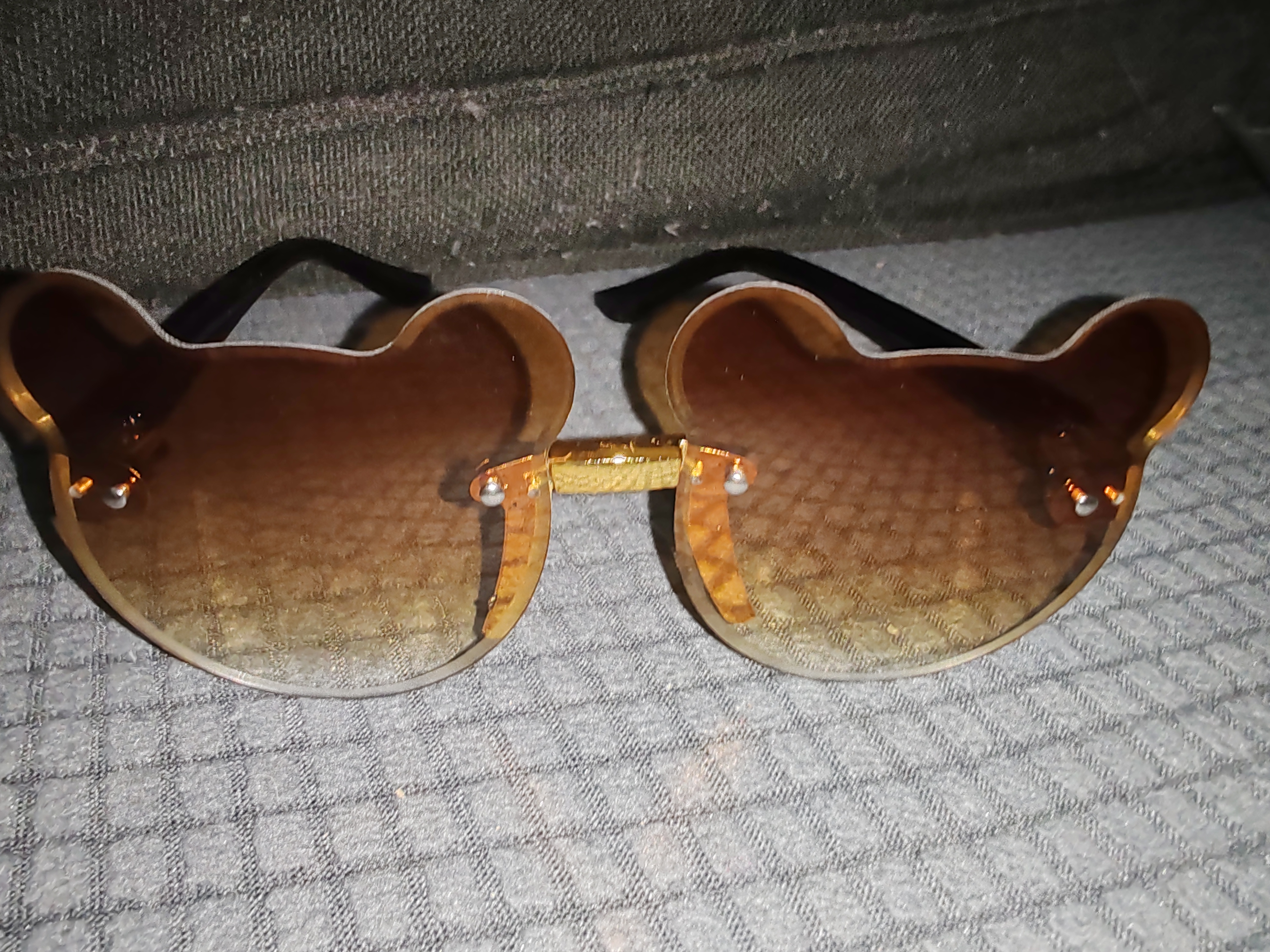 Superbes lunettes de soleil en forme d'ours