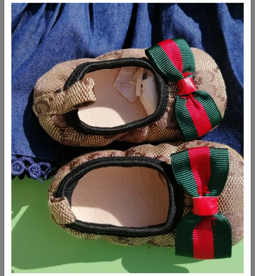 6 mois superbe chaussures