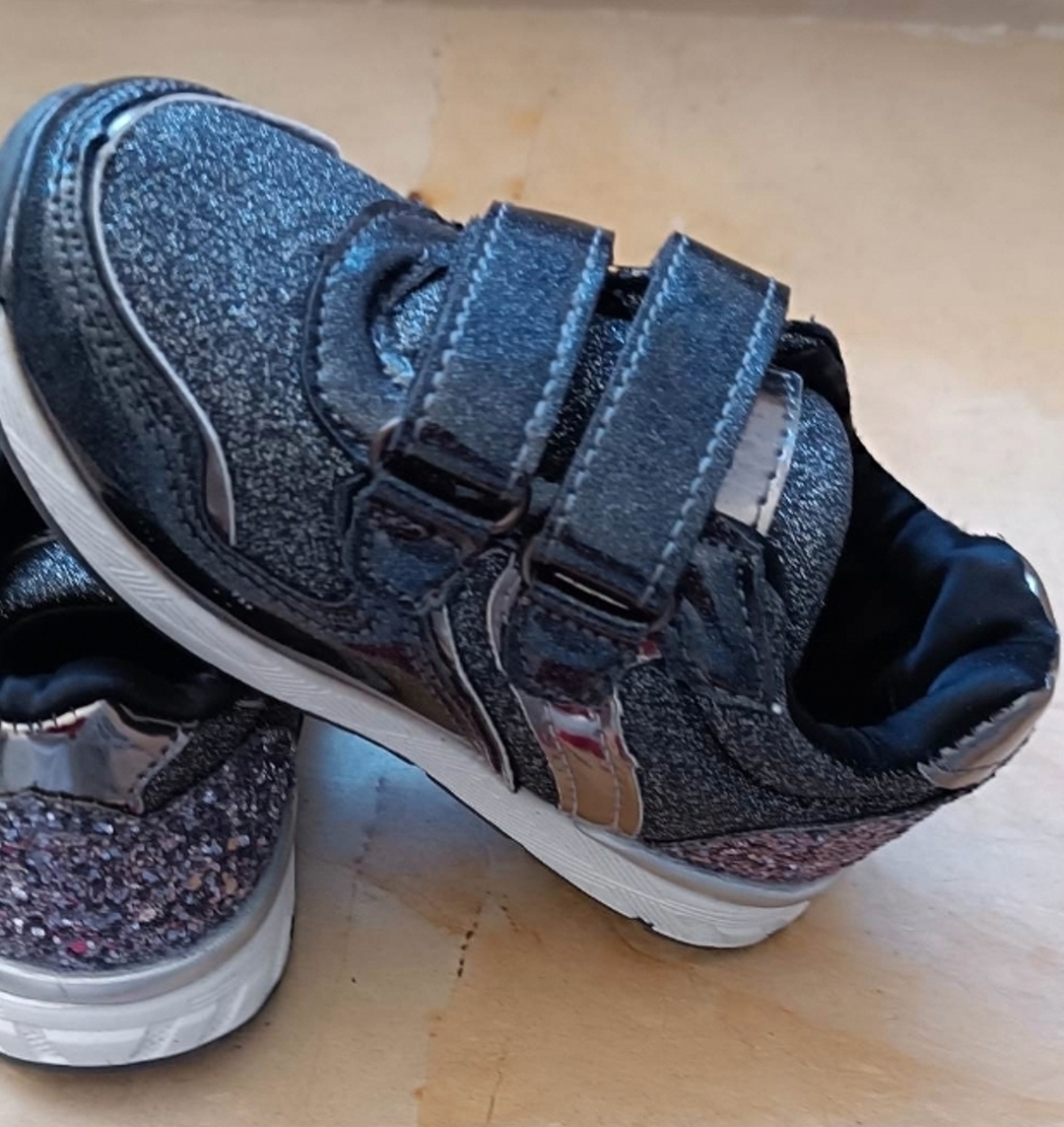 Pointure 24 superbes baskets brillantes