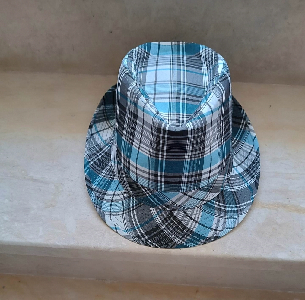 Superbe chapeau enfant
