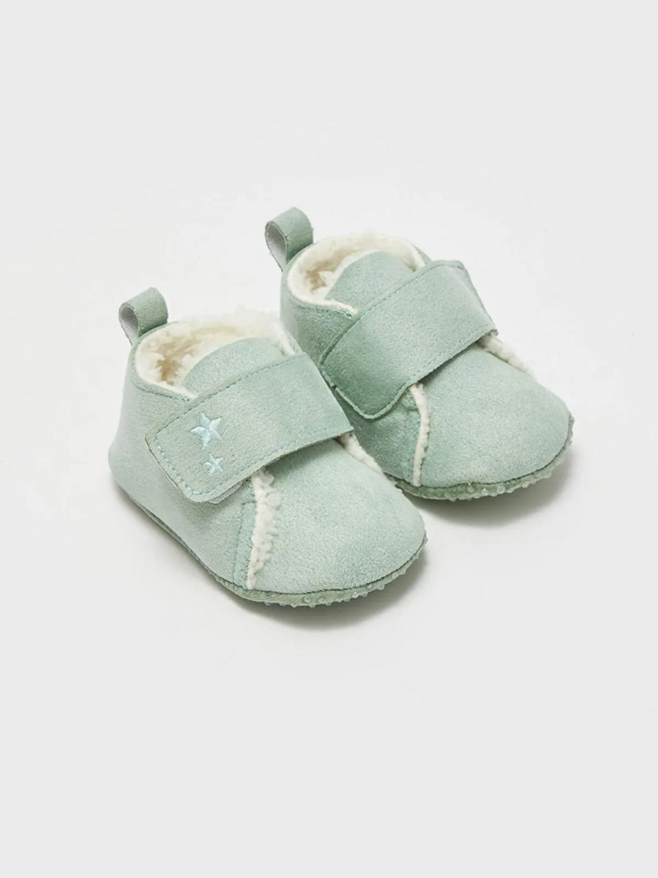 Chaussures Lc Waikiki montantes doublées pointure 18