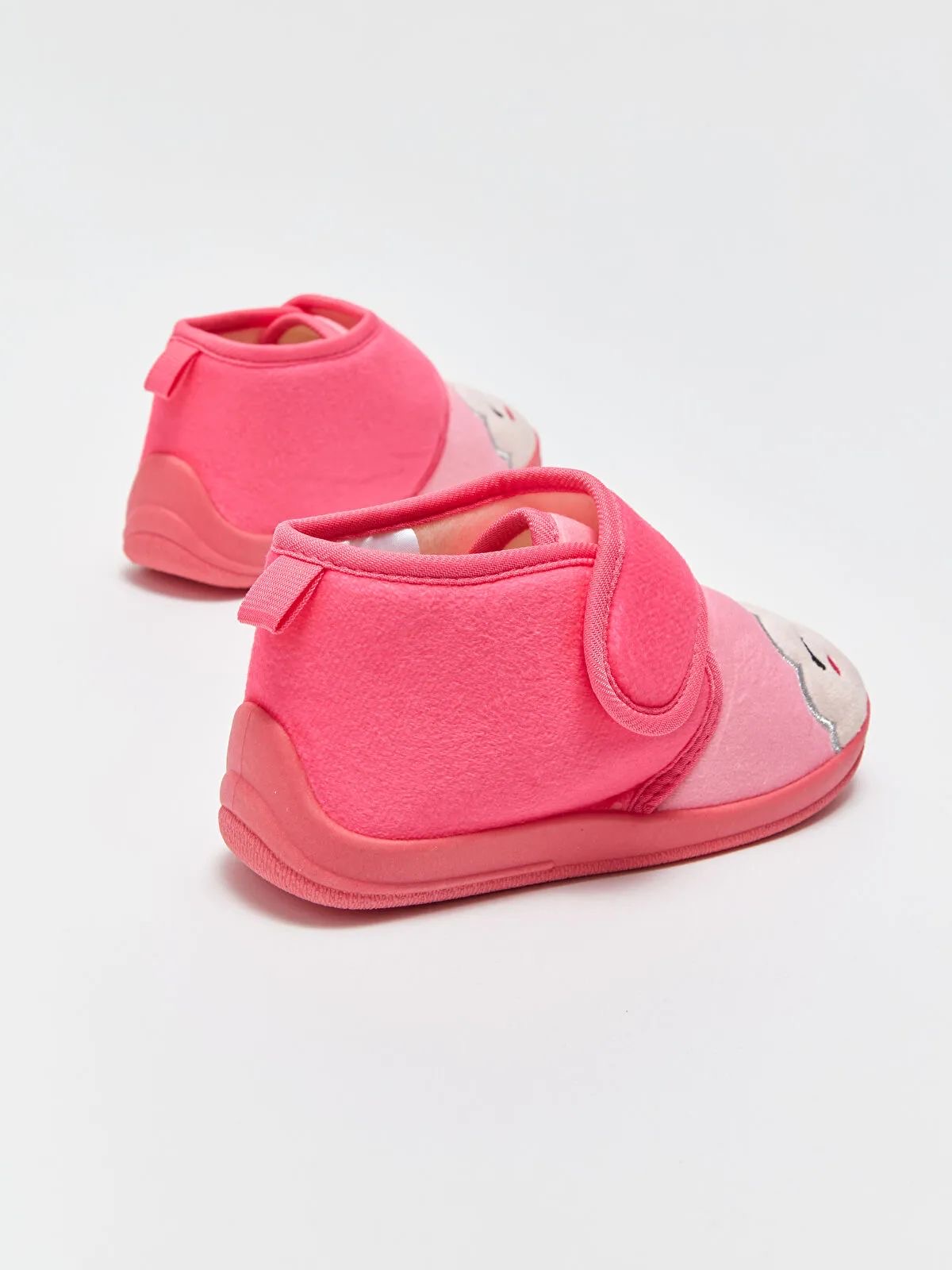 Pantoufles Lc Waikiki nuage pointure 33