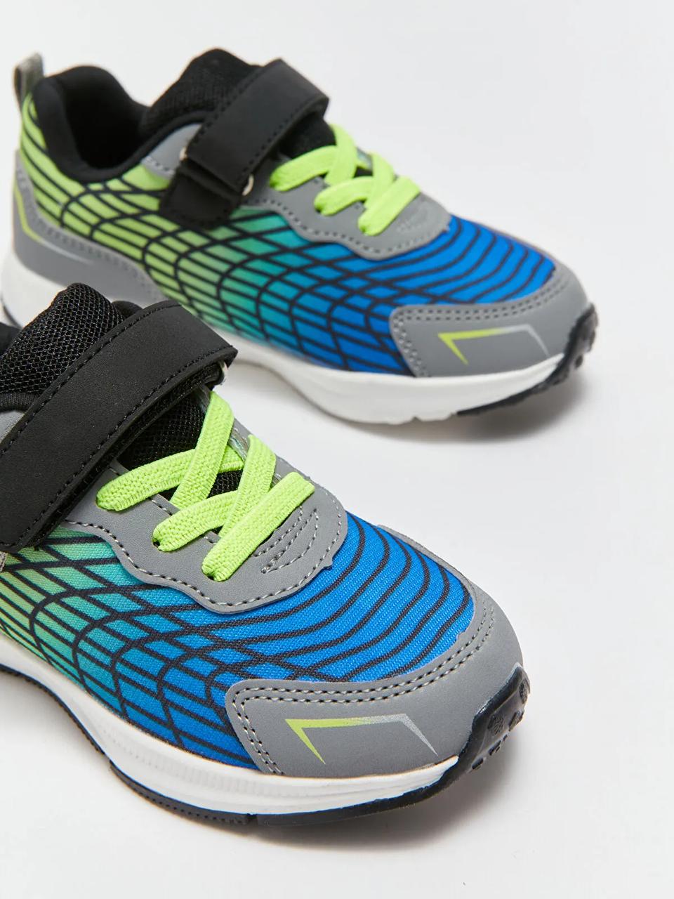 Baskets Lc Waikiki fluo pointure 22