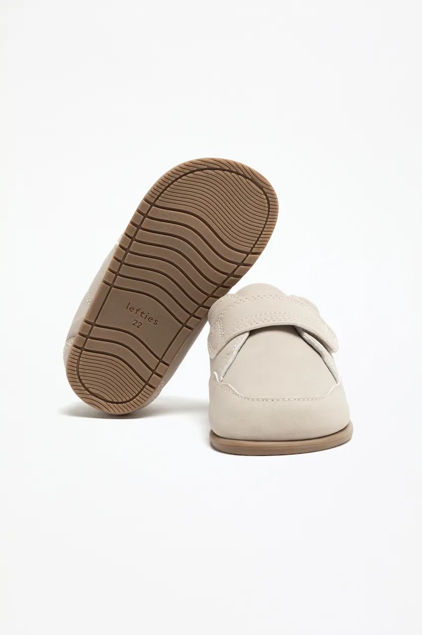 Chaussures Lefties flexibles pointure 25