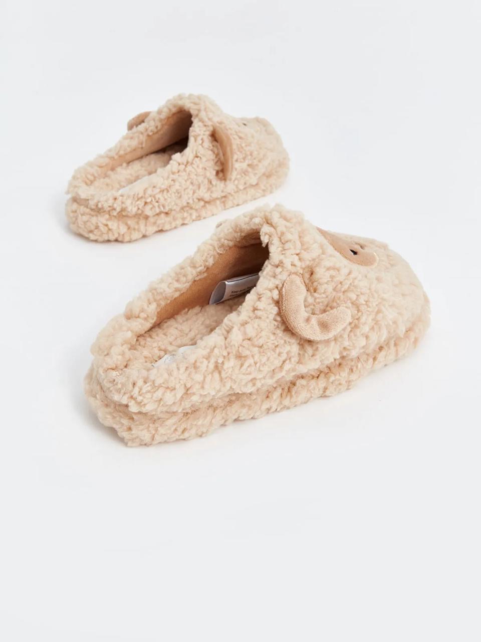 Pantoufles Lc Waikiki à peluche pointure 35-36
