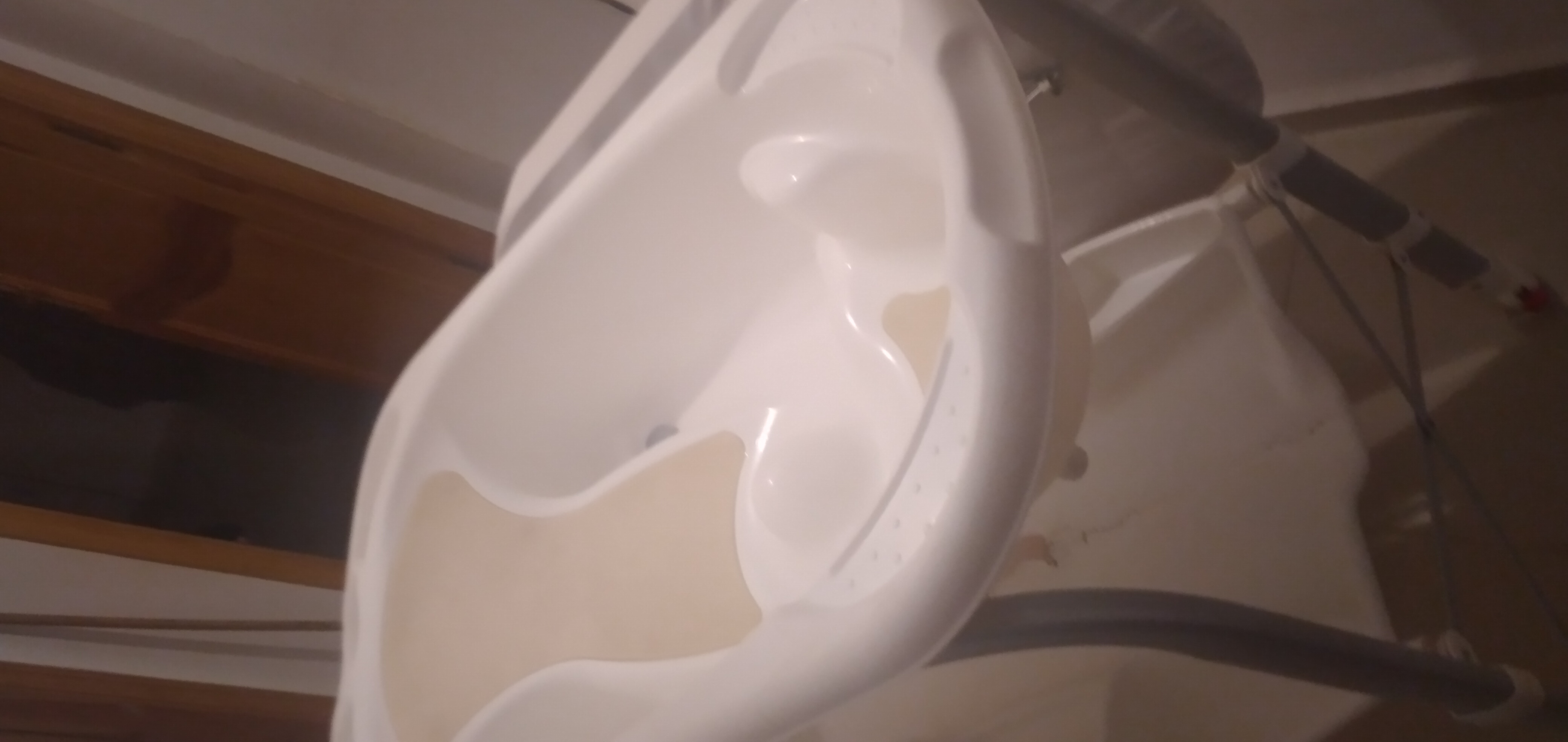 Table à langer avec baignoire