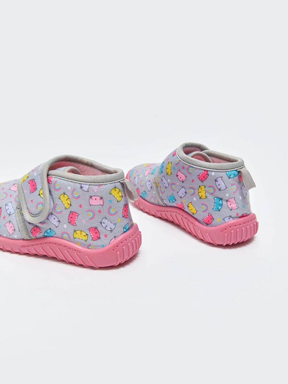 Pantoufles Lc Waikiki CAT pointure 25
