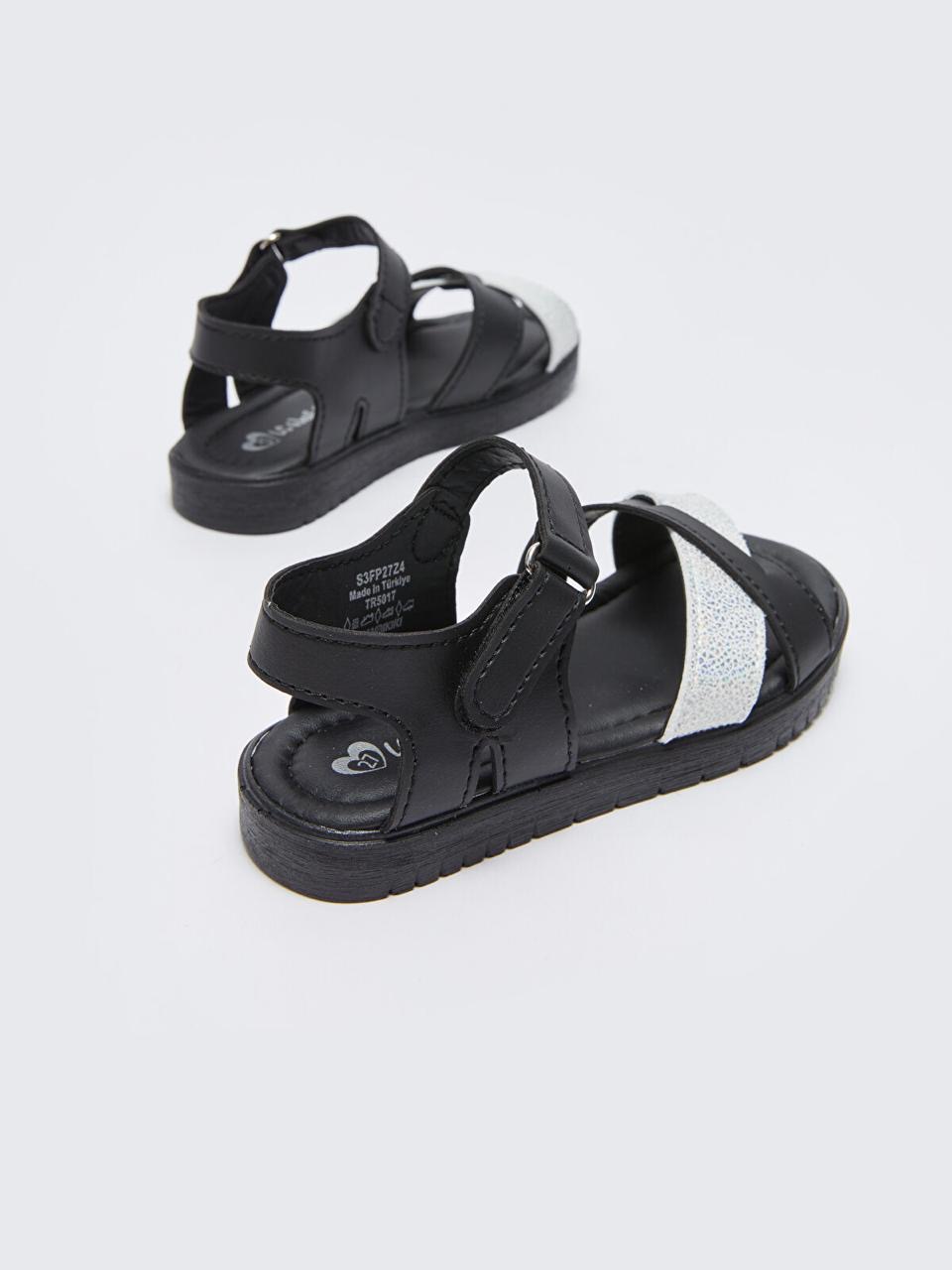 Sandales Lc Waikiki noires à brides croisées pointure 26