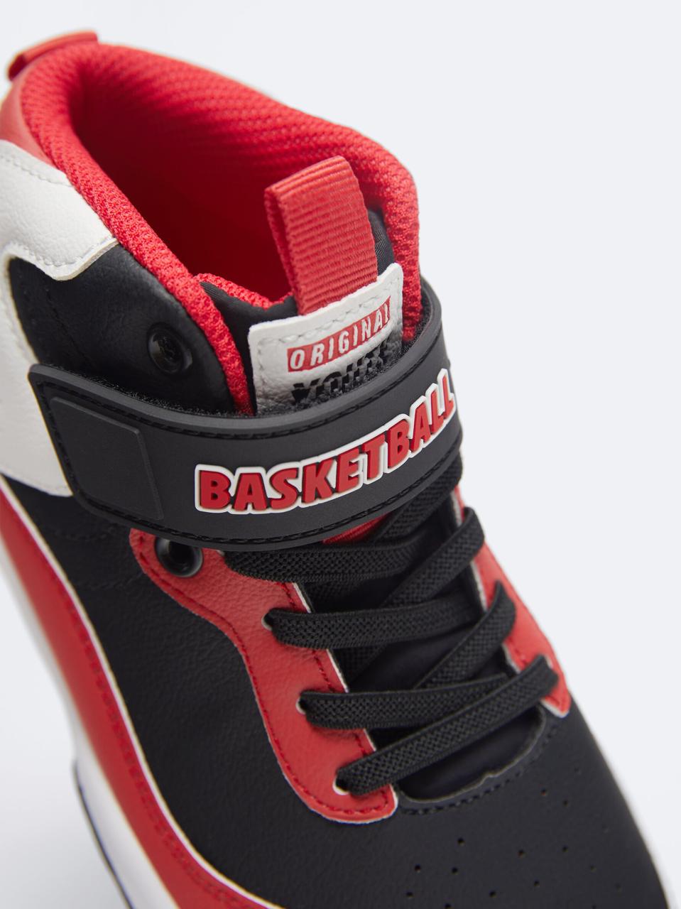 Baskets montantes Lefties basketball pointure 28