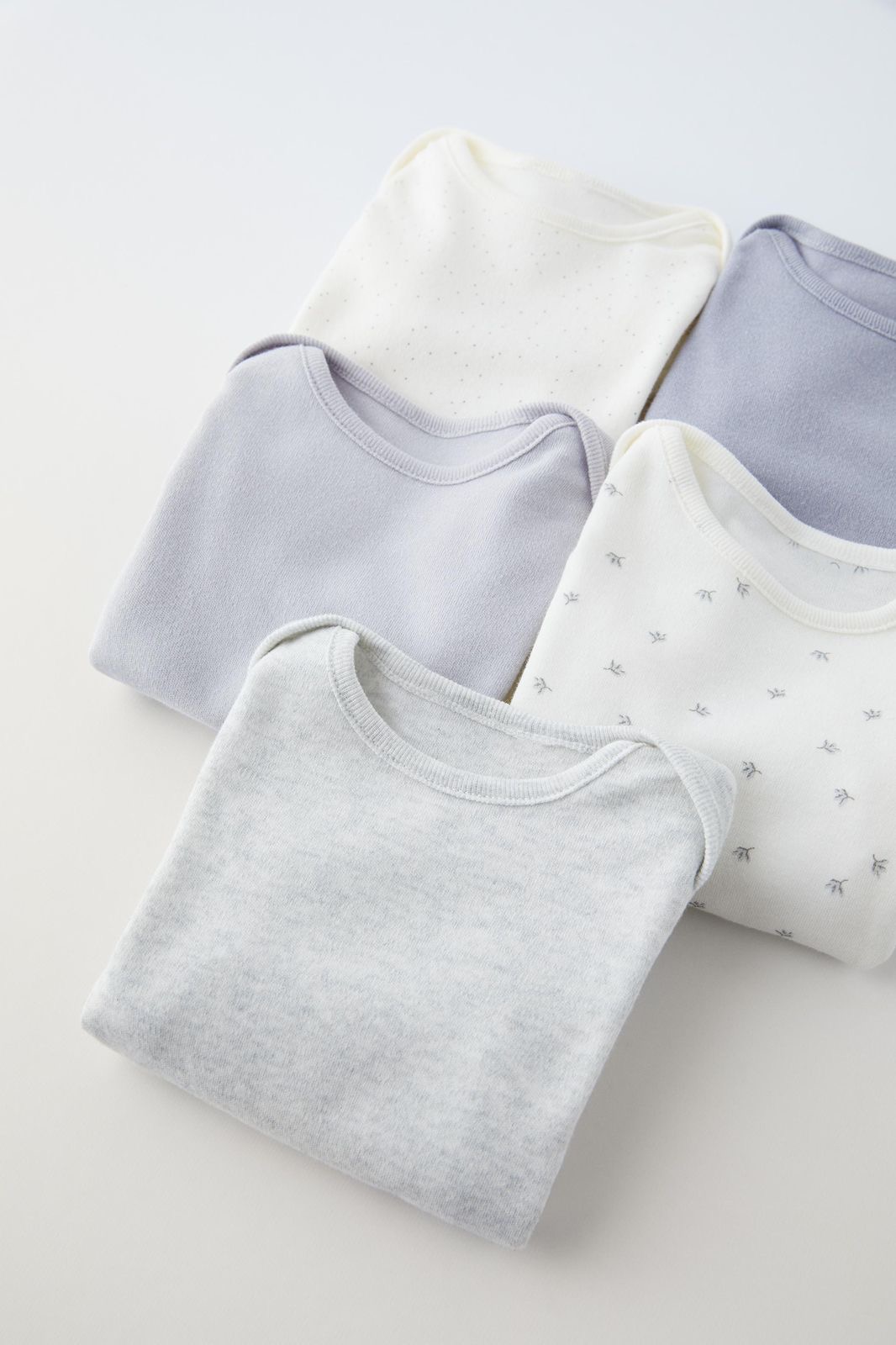 Lot de 5 bodys ZARA à col rond et manches longues 6-9 mois