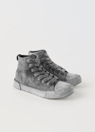 Baskets ZARA montantes style rétro pointure 29