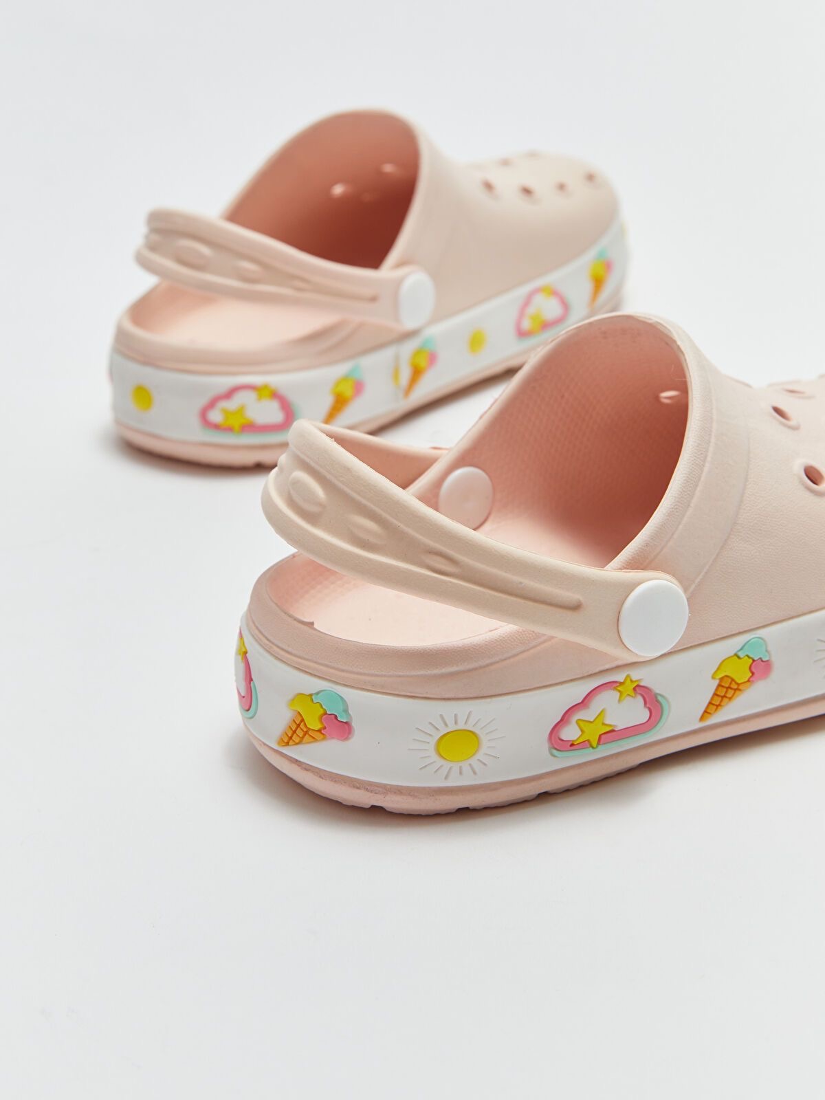 Crocs Lc Waikiki motifs glaces et étoiles pointure 33
