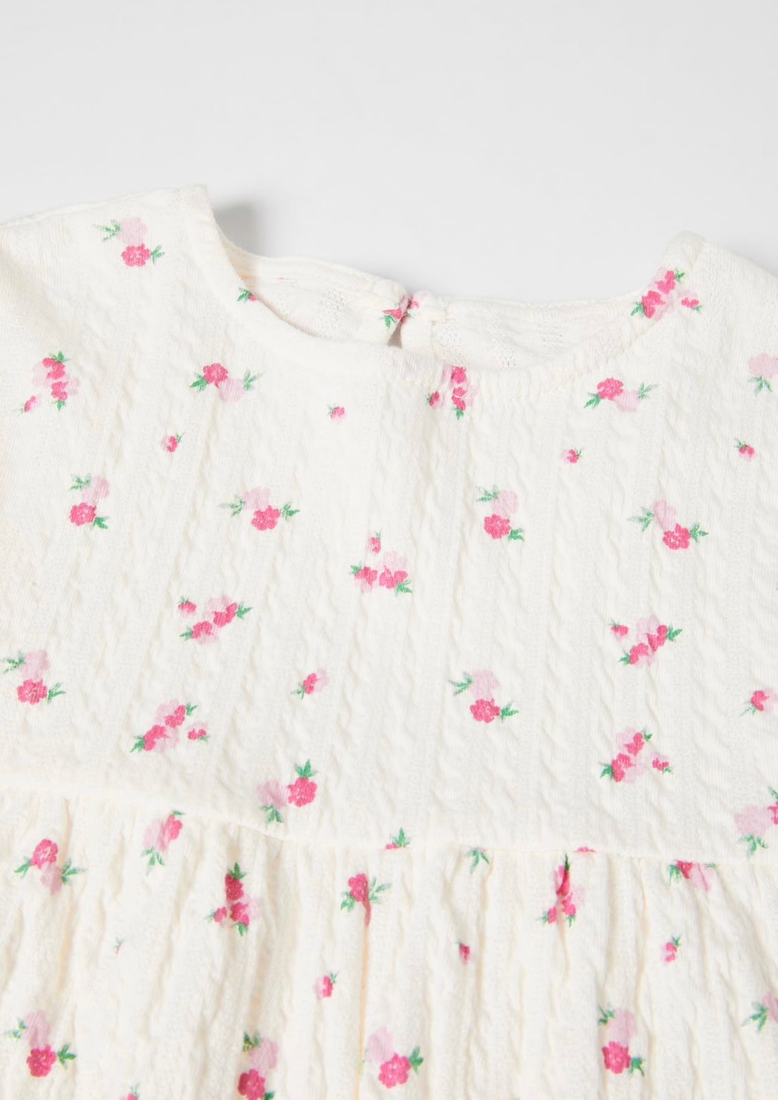 ROBE ZARA À TEXTURE ET FLEURS 5-6 ans 116cm