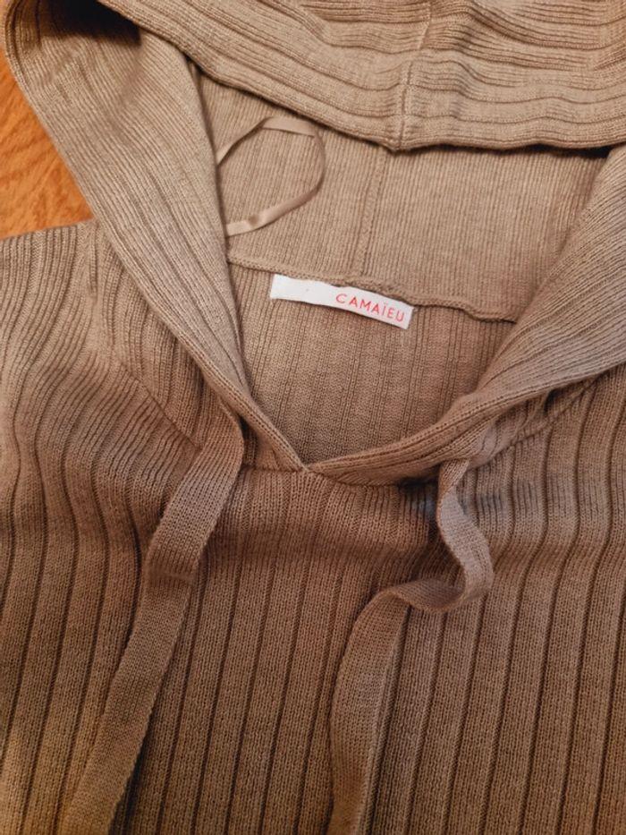 Marque camaïeu superbe pull côtelé avec capuche