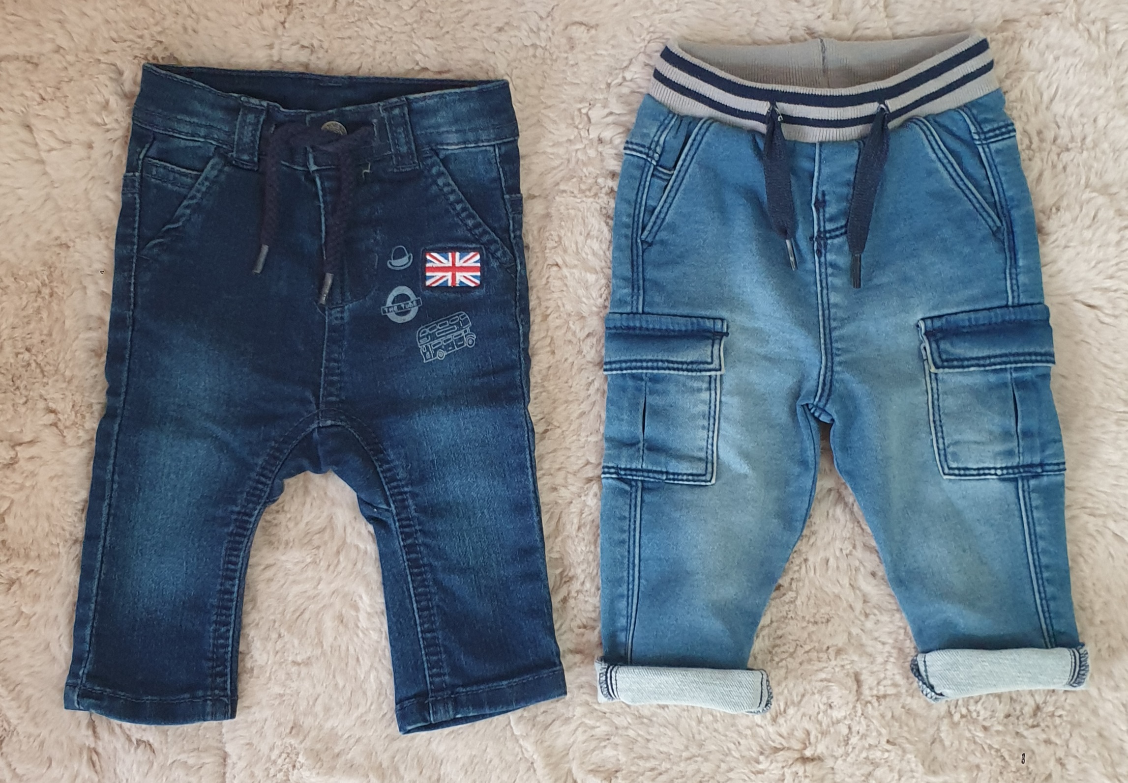 deux pantalons jeans
