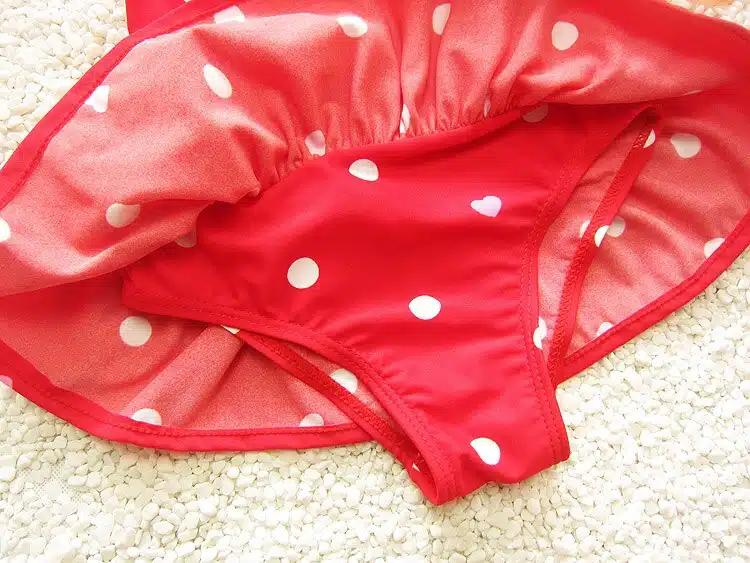 État neuf ... porté une seule fois maillot+ bandeau assorti