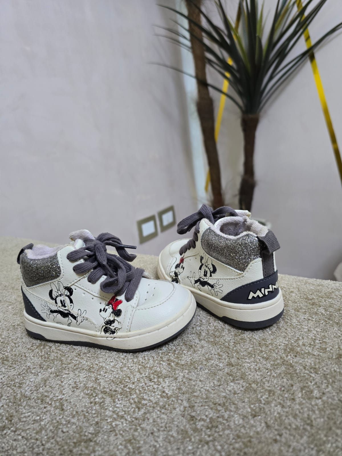 Basket ZARA pointure 23 Minnie
