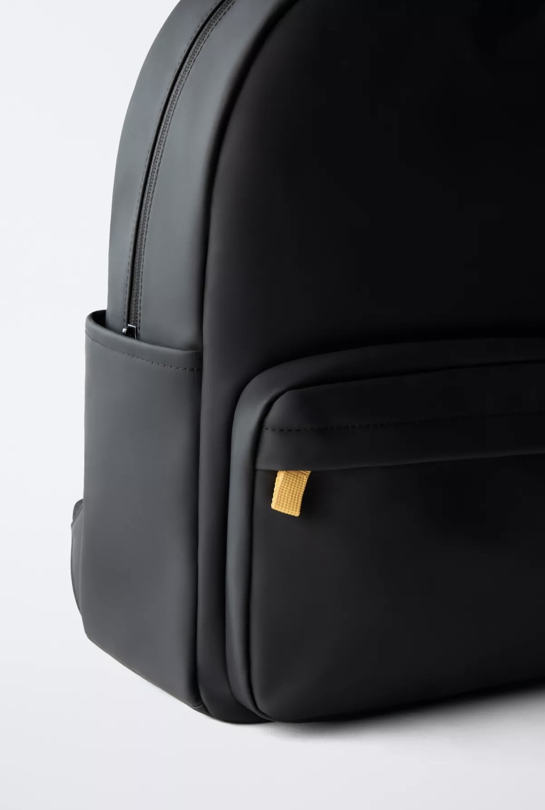 Cartable sac à dos scolaire gommé ZARA