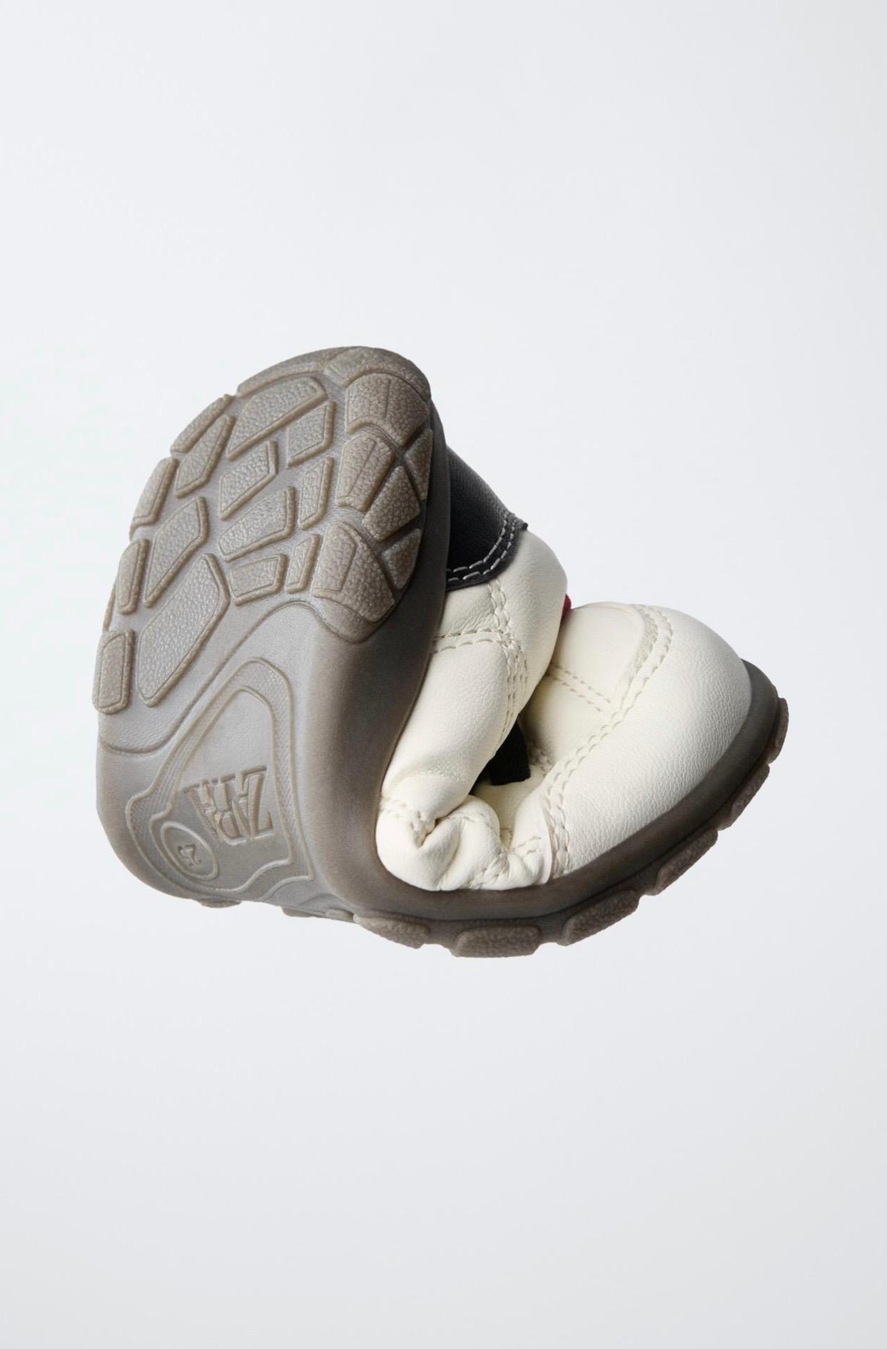Baskets Barefoot À Lacets Élastiques Zara