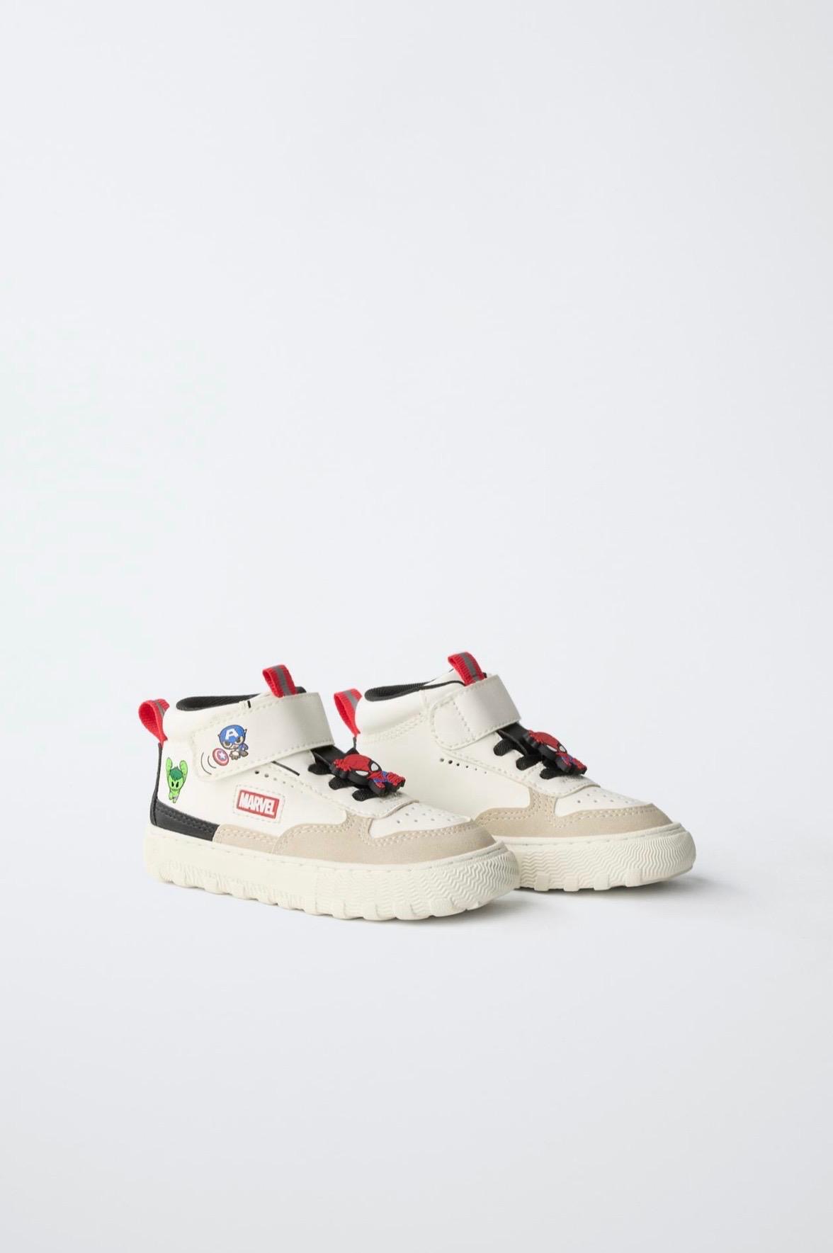 Baskets Montantes À Scratch Et Charm Super-Héros Zara