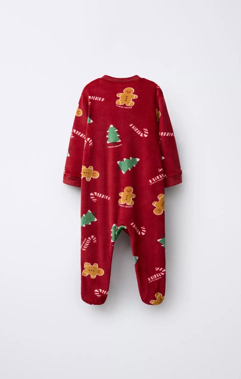 Grenouillère Pyjama En Velours Imprimé Sapins Et Biscuits De Noël Rouge Zara 9-12 mois 80cm