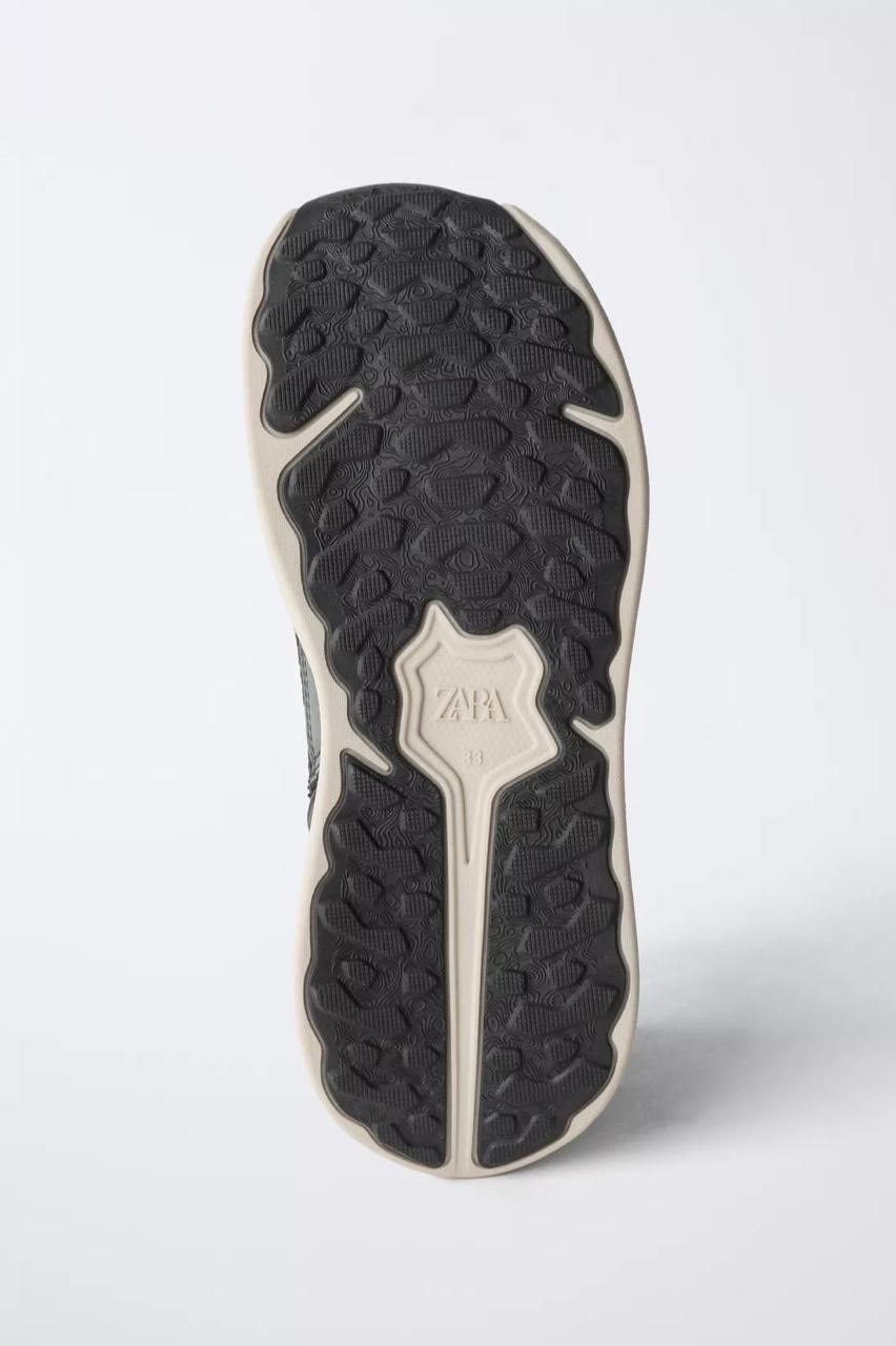 Baskets Montantes Techniques À Zip Latéral Souples Et Forme Large Zara pointure 32